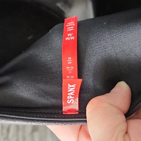 Spanx Faux Leather Pants - Picture 5 of 5